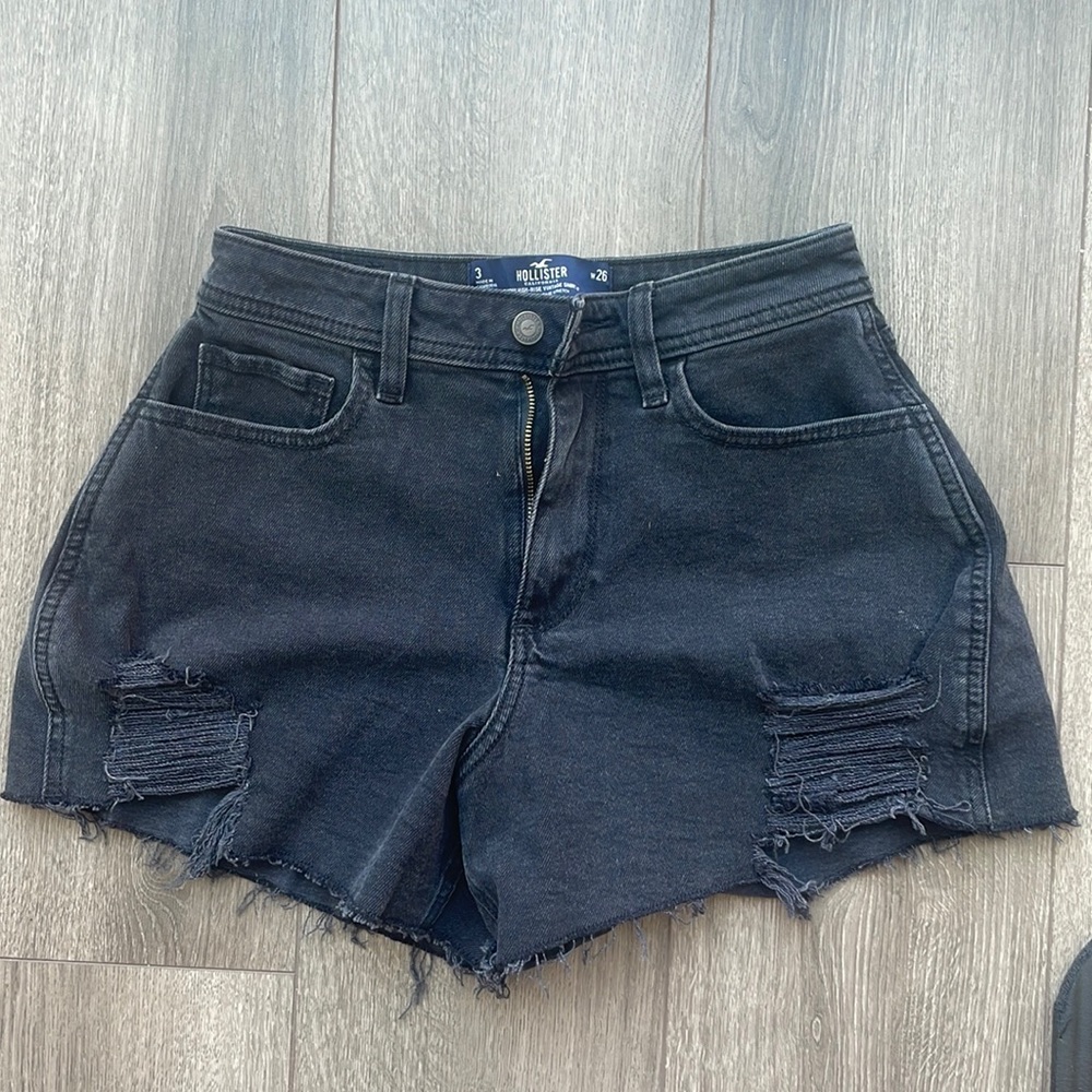 Hollister Curvy High-Rise Vintage Jean Shorts